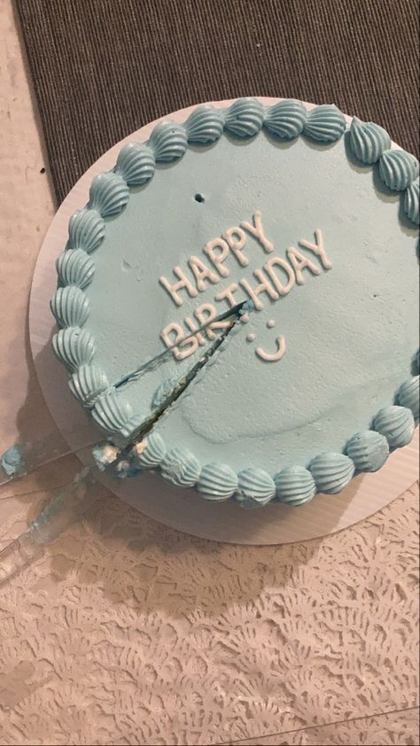 #birthday #birthdaycakeideas #bluecake #aesthetic Cute Birthday Cakes Aesthetic Blue, Blue Birthday Cakes Aesthetic, Simple Aesthetic Birthday Cakes Blue, Simple Birthday Cake Blue, Bday Cakes Aesthetic Blue, Mens Birthday Cake Simple, Aesthetic Blue Birthday Cake, Birthday Cake Ideas Aesthetic Blue, Blue Cake Ideas Birthday Men