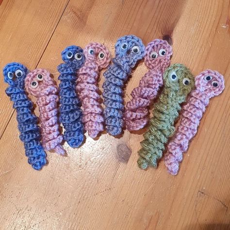 Worry Worms – A crochet tutorial Crochet Worm Pattern, Crochet Worms, Crochet Worm, Scissor Case Pattern, Scissor Keeper, Worry Worms, Worry Worm, Plastic Canvas Ornaments, Crochet Pumpkin