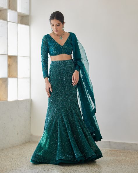 Form & Feeling - Volume 2 – Mishru Mermaid Lengha Bridal Lehenga, Mermaid Lehnga Design, Fishtail Lehenga Bridal, Mermaid Style Lehenga, Fishcut Lehenga Pattern, Mermaid Lengha, Straight Lehenga, Mermaid Cut Gown, Lehenga Models