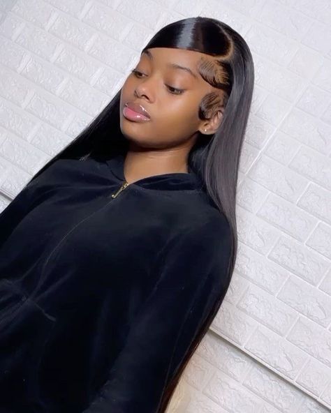 Swoop Wig Hairstyles, Swoop Wig, Wig Installation, Graduation Hair, Installation Ideas, Blonde Highlights On Dark Hair, Wigs Black, Weave Ponytail Hairstyles, Weave Ponytail