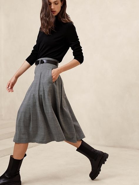 Herringbone Pleated Midi Skirt | Banana Republic Factory Pleated Maxi Skirt Work, Fashionable Office Wear, A Line Midi Skirt Outfit, Grey Midi Skirt Outfit, Gray Pleated Skirt Outfit, Office Skirt Outfits Women, Business Casual Skirts, Midi Skirt Outfit Fall, Maxi Skirt Work