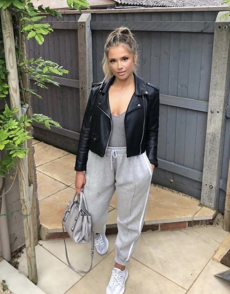 Sweatpants Outfit Grey, Outfit Grey, Elegantes Outfit Frau, Sweatpants Outfit, Athleisure Outfits, Street Style Chic, Sporty Outfits, Mode Streetwear, Look Your Best