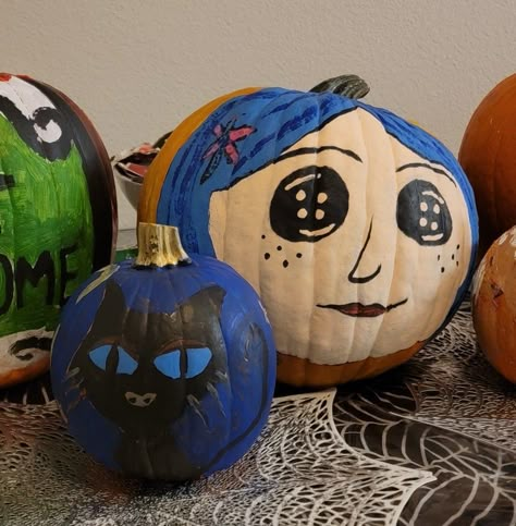 Kid Painted Pumpkins Ideas, Pumpkin Painting Caroline, Original Pumpkin Painting Ideas, Pumpkin Painting Ideas Colorful, Matching Painting Pumpkins, Lock Shock And Barrel Pumpkin Painting, Pumpkin Painting Ideas Creative Scary, Disney Halloween Pumpkins Painted, Story Pumpkin Characters