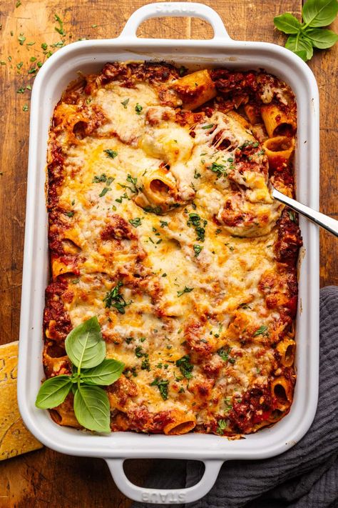 Baked Ziti Homemade Sauce, Ziti Sauce Recipes, Homemade Baked Ziti, Baked Ziti With Meat Sauce, Baked Ziti With Ground Beef, Best Baked Ziti Recipe, Baked Ziti With Sausage, Italian Meat Sauce, Cheddar Cheese Recipes