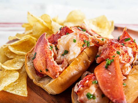 Lobster Rolls Recipe, Lobster Roll Recipe, Fried Fish Tacos, Connecticut Style, Lobster Roll Recipes, Lobster Salad, Lobster Meat, Fish Tacos Recipe, Salad Recipes For Dinner