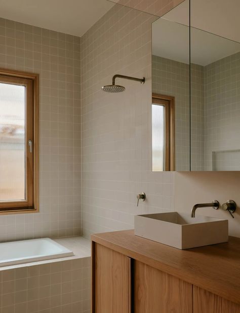 Renovation Diaries: Inside Art Director Annie Portelli’s Bathroom Annie Portelli, Scandinavian Bathroom Design Ideas, Bathroom Floorplan, Australian Bathroom, Bathroom Japandi, Japandi Bathroom, Oak Timber Flooring, Japanese Bathroom, Minimal Bathroom