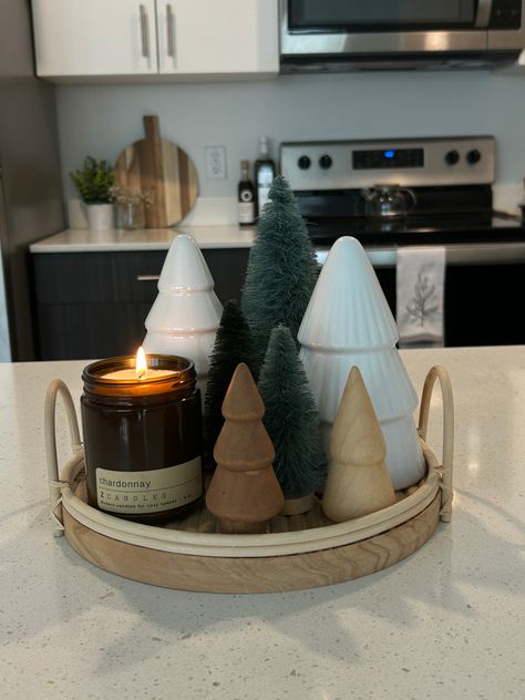 Decorating, christmas, season Christmas Decorations Apartment, Neutral Christmas Decor, Cozy Christmas Decor, Christmas Apartment, Tree Candle, Decoration Bathroom, Christmas Decor Inspiration, Christmas Themes Decorations, Simple Christmas Decor