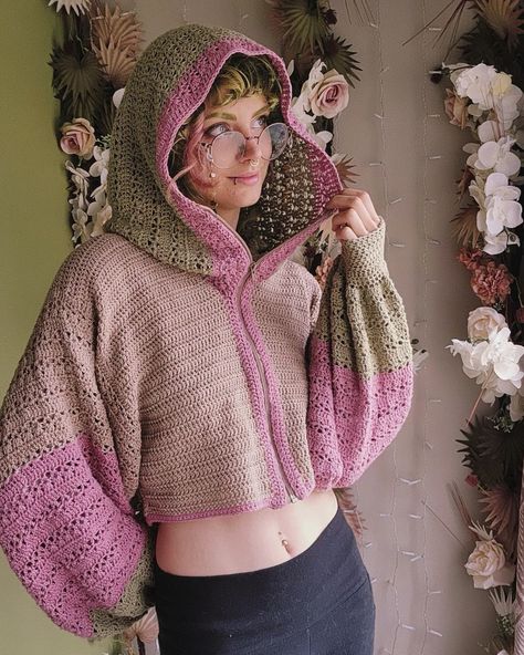 Crochet Hood Cardigan, Crochet Cardigan With Hood Pattern Free, Crochet Hoodie Pattern Free, Batwing Hoodie Crochet Pattern, Crochet Jacket With Hood, Dnd Crochet, Batwing Hoodie, Crochet Fairy Top Pattern, Crochet Hoodie Pattern