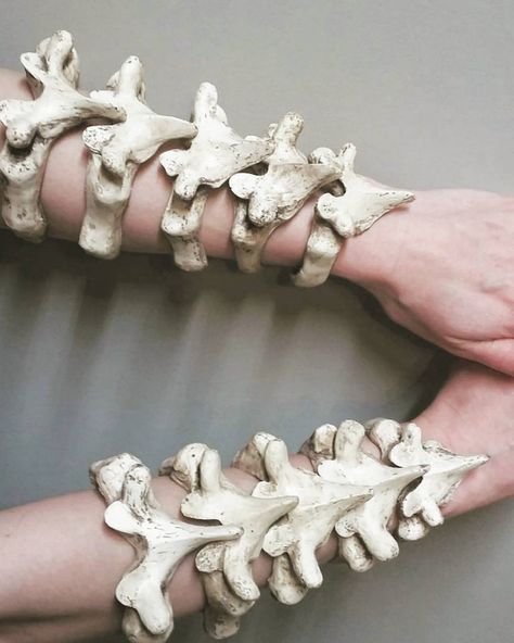 BETWEENMIRRORS — STACKABLE VERTEBRAE BRACELETS by #HeatherHenry... Bone Fairy, Sacrificial Lamb, Higher Art, Výtvarné Reference, Vulture Culture, Idee Cosplay, Bone Jewelry, Gothic Steampunk, Eren Jaeger