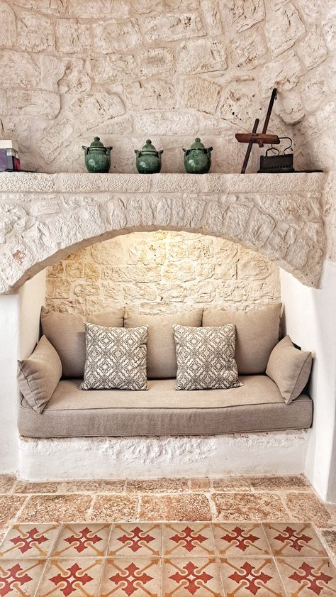 Greek Style Home, Greece Homes, Baroque Decor, Hippie Homes, Italian Interior Design, Italian Interior, House In Nature, Studio Furniture, Home Fireplace