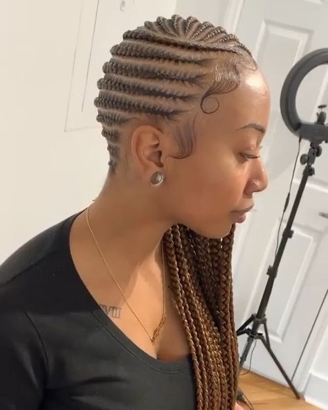 Cheap Great Virgin Human Hair on Instagram: “Fresh and near braids 😍 Is this your braid style goal?💓 Stylist: @braidsbychinia 🌹 . . #repost #neatbraids #coloredhair” Medium Lemonade Braids, Braids Medium, Lemonade Braids Hairstyles, Lemonade Braids, Knotless Box Braids, Braided Hairstyles For Black Women Cornrows, Braids For Black, Feed In Braids Hairstyles, African Hair Braiding Styles