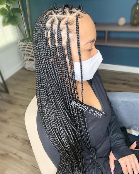 Dom 🧚🏽‍♀️ on Instagram: “Featured Style: small Knotless 🌿 triangle parts 🌿 My client just came back for her second set of small Knotless. She said the first set…” Knotless Braids With Curly Ends, Small Box Braids Hairstyles, Triangle Parts, Small Knotless Braids, New Braided Hairstyles, Small Knotless, Box Braid Hair, Small Box Braids, Boho Knotless