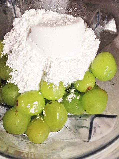 green grape sorbet Green Grape Sorbet, What To Do With Green Grapes, Recipes With Green Grapes, Grape Sorbet Recipe, Grape Ice Cream, Grape Recipes, Sorbet Recipes, Green Grapes, Popsicle Recipes