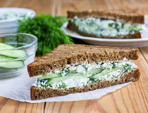 Grilled Spinach And Cottage Cheese Sandwich Recipe Cucumber Dill Sandwiches, Cucumber Tea Sandwiches Recipes, Homemade Trail Mix Recipes, Vegan Cream Cheese Recipe, Vegan Cucumber, Cucumber Sandwiches Recipes, Pumpkin Smoothie Recipe, Paneer Sandwich, Toast Recipe Breakfast