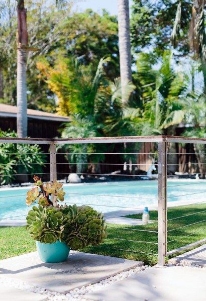 Top 50 Best Pool Fence Ideas - Exterior Enclosure Designs Pool Fence Ideas, Fence Around Pool, Small Swimming Pools, Pool Landscape Design, Front Yard Fence, Pool Fence, Fence Landscaping, Modern Fence, Backyard Fences