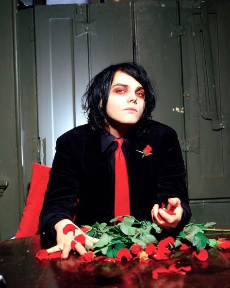 His love of Flowers Mcr Wallpaper, Gerald Way, I Love Mcr, Palaye Royale, Sweet Revenge, Black Parade, Mikey Way, Emo Bands, Gerard Way