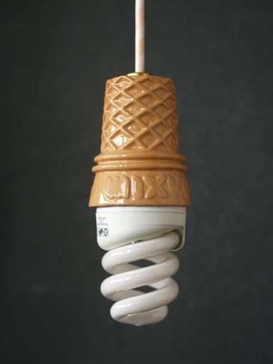 ice cream light<3 Cream Lamps, Hemma Diy, Lampe Design, Ice Cream Shop, Cute Room Decor, Dream House Decor, Cool Stuff, Ice Cream Cone, Design Case