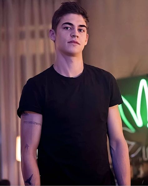 Hardin Scott 🖤 Hero Fiennes Tiffin Girlfriend, Hero Fiennes Tiffin Hot, Hero Fiennes Tiffin Aesthetic, Hero Fiennes Tiffin After, Hero Fiennes Tiffin Hardin, Eminem Photos, After Everything, Hot Hero