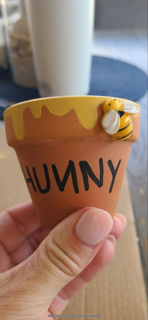 Winnie The Pooh Hunny Pot Centerpieces, Hunny Pots Winnie The Pooh, Winnie The Pooh Pots, Hunny Pot Centerpiece, Winnie The Pooh Diy Gifts, Winnie The Pooh Graduation Party, Diy Winnie The Pooh Centerpieces, Diy Winnie The Pooh Honey Pot, Diy Hunny Pot Winnie The Pooh