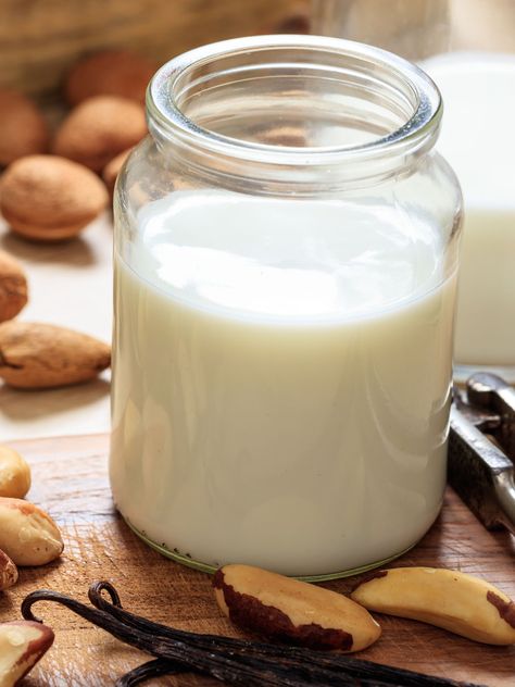 Brazil nut milk makes a delicious, smooth, and silky positive pranic drink that is perfect to start your day with Diy Cashew Milk, Healthy Milk Recipes, Nut Milk Maker, Cashew Milk Recipe, Nut Milk Recipe, Homemade Cashew Milk, Healthy Milk, Healthy Energy Drinks, Healthy Nuts