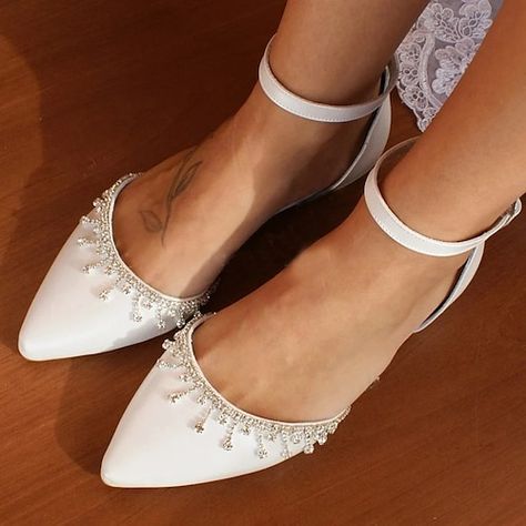 Sparkly Sandals Wedding, Silver Bridal Sandals, Footwear Ideas, Ivory Flats, Wedding Shoes Sandals, White Bridal Shoes, Ivory Bridal Shoes, Sparkly Sandals, Leather Flats Women