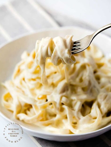 HOMEMADE ALFREDO SAUCE - only 4 ingredients are needed to make this classic Italian rich creamy sauce #alfredo #sauce #happilyunprocessed Recipes With Alfredo, Hawaiian Pasta, Best Grilled Chicken Marinade, Classic Alfredo Sauce, Butter Cream Sauce, Grilled Chicken Marinade, Cream Pasta, Garlic Cream Sauce, Garlic Noodles