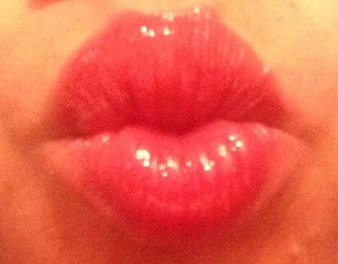 #strawberry #kissable #lips Lips Pic, Iphone Wallpaper Pinterest, Alison Dilaurentis, Wallpaper Pinterest, Hips Dips, Pretty Brunette, Girls Lips, Kissable Lips, Hot Lips