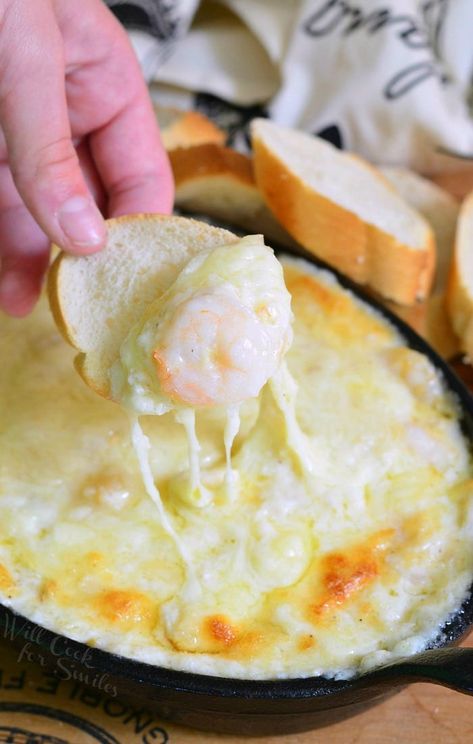 Seafood Fondue, Scallop Appetizer, Cheese Shrimp, Will Cook For Smiles, Seafood Dip, Louisiana Seafood, Baked Scallops, Queso Dip Recipes, Shrimp Scallops