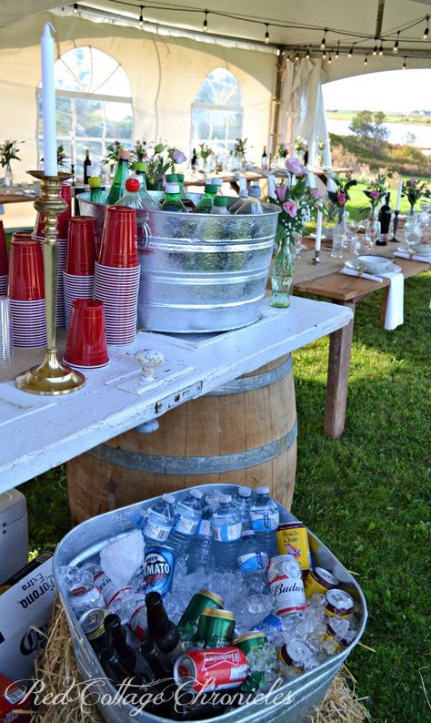 Old Doors Ideas, Diy Bar Table, Top Table Ideas, Wedding Drink Station, High Dining Table, Rustic Wedding Ideas, Rustic Patio, Backyard Reception, Doors Ideas