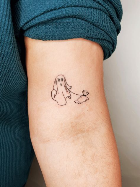 cute lil ghost walking his ghosty dog Ghost Tattoo, Retro Tattoos, Bff Tattoos, Cute Tiny Tattoos, Discreet Tattoos, Tattoo Outline, Dog Tattoo, Friend Tattoos, Simplistic Tattoos