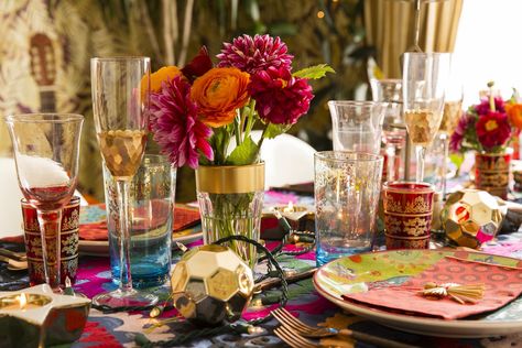 Bohemian. House Cozy, Colored Wine Glasses, Bohemian Holiday, Bohemian Table, Bohemian Christmas, Earthy Home, Justina Blakeney, Holiday Dinner Party, Holiday Table Settings