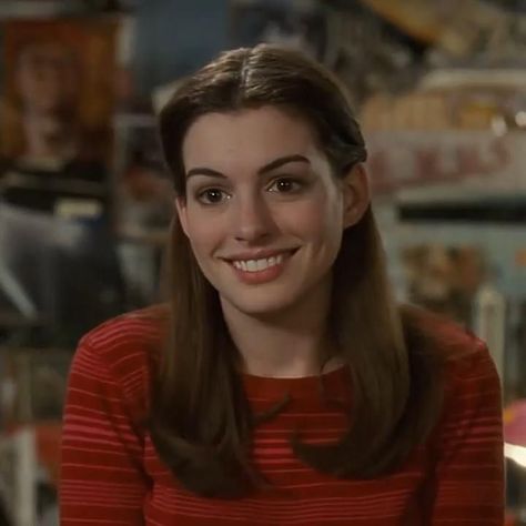 Film Aesthetic Movies, Princess Diaries Anne Hathaway, Cutie Aesthetic, Mia Thermopolis, Princes Diaries, Princess Mia, Diary Movie, The Princess Diaries, Princess Diaries