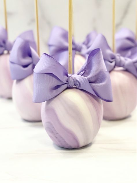 Purple Party Favors Ideas, Light Purple Cake Pops, Lavender Treat Table, Purple Treats, Purple Dessert Tables, Butterfly Baby Shower Cake, Purple Cake Pops, Birthday Desert, Deco Violet