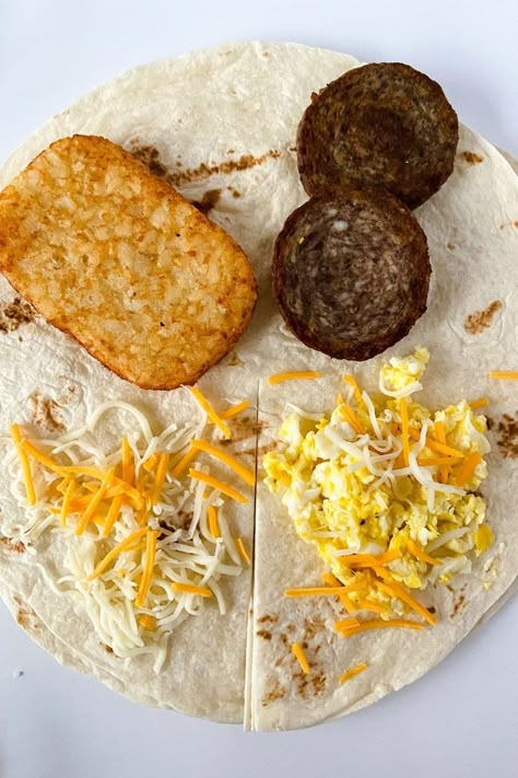 Breakfast Wraps Recipes Easy, Meals To Have On Hand, Tortilla Wrap Hack Recipes, Tortilla Wrap Lunch Ideas, Recipes For Tortillas Wraps, Tortilla Tik Tok Hack, Breakfast Foldover Tortilla, Tik Tok Wrap Hack, Tik Tok Tortilla Wrap