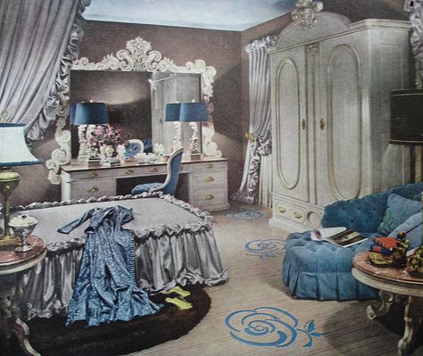 1947 - ivory and gold painted furniture, satin fabrics aren't quite the right color since we want a clearer blue, but close 40s Interior Design, 40s Interior, 1950s Bedroom, 1940s Bedroom, Gold Painted Furniture, 1940s Interior, Vintage Interior Design, Retro Interior, Vintage Room