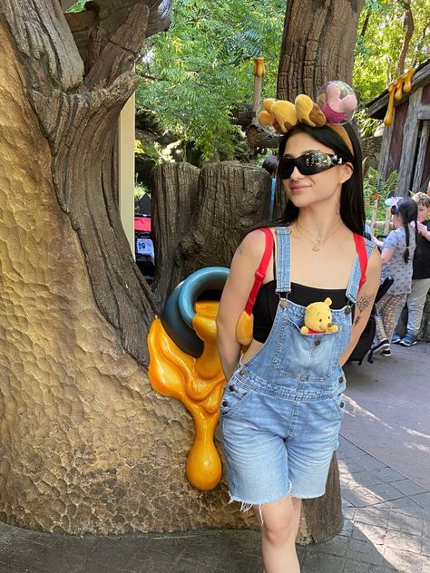 Disney Outfits Jorts, Disneyland Date Outfit, Winnie The Pooh Aesthetic Outfit, Disney Park Outfits Women Summer, Disney Winnie The Pooh Outfit, Disneyland Overalls Outfit, Celebrity Disney Outfits, Kawaii Disney Outfit, Winnie The Pooh Disneyland Outfit