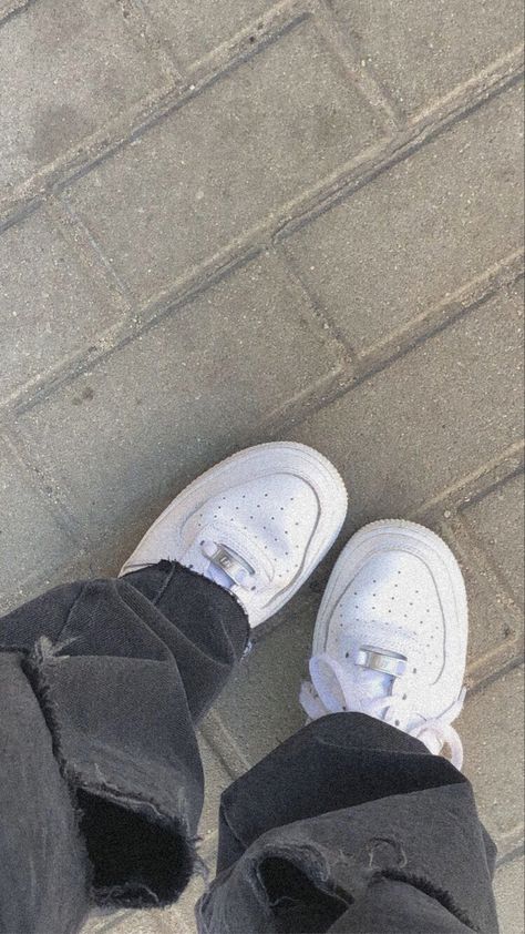 #fashion #airforce1 #aesthetic #spring #springstyle #streetwear White Trainers Aesthetic, White Nike Aesthetic, Aesthetic Shoe Pics, Shoes Pics Aesthetic, Shoe Pics Aesthetic, Aesthetic Shoes Photo, Airforce Aesthetic, White Keds, Girls Foto