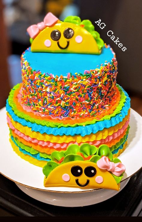 Fun Taco Twos-day cake! Taco bout cute! Taco Bout 2 Cake, Taco Cakes Birthday, Taco Birthday Cake Ideas, Taco Twos Day Cake, Taco Themed Cake, Taco About Two Birthday Girl, Taco Bout Two Birthday Cake, Taco Theme Cake, Taco Party Cake