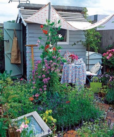 Allotment Shed, Small Cottage Garden Ideas, Allotment Gardening, English Country Gardens, Backyard Inspiration, Have Inspiration, Potting Shed, Small Garden Design, Garden Structures