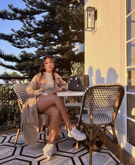 Nqobile Khwezi, Well Dressed Women, Fashion Photography Poses, Ideas For Instagram Photos, Brunch Outfit, Casual Chic Outfit, Model Life, Fashion Books, Fashion Poses