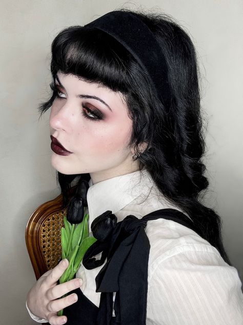 #goth#gothic#sleepingbeauty#vampire#romanticgoth#makeupartist#makeup#gothmakeup#mua#vampire#halloween#halloweenmakeup#makeupinspo Goth Work Makeup, Vampire Eyes Aesthetic, Gothic Prom Makeup, Romantic Goth Hair, Vampire Aesthetic Makeup, Goth Vampire Makeup, Corporate Goth Makeup, Romantic Gothic Makeup, Gothic Vampire Makeup