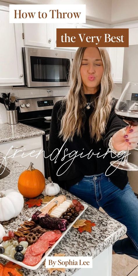 Hosting Friendsgiving First Time, Friendsgiving Dinner Party Decor, Hosting Friendsgiving, Thanksgiving Dinner Decor, Friendsgiving Dinner Party, Hosting Thanksgiving Dinner, Friendsgiving Decorations, Friendsgiving Food, Sophia Lee