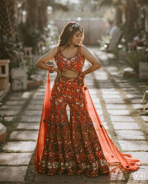 Shararas For Intimate Wedding Are In Trend To Get That Stand Out Look Mehendi Outfit Ideas, Mehendi Ceremony Outfits, Mehendi Outfits For Bride, Mehandi Outfits, Pool Party Dresses, Mehndi Outfit, Mehendi Outfit, Mehndi Outfits, Haldi Outfits