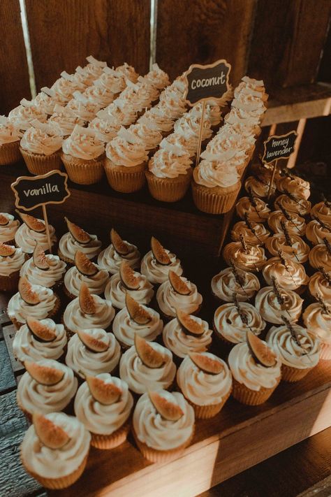 Modern Cupcake Display, Mini Muffin Display, Wedding Cupcake Display Diy, Wedding Cupcake Table Display, Cupcake Display Ideas Diy, Cupcake Table Display, Cupcake Table Wedding, Cupcake Display Diy, Cupcake Display Ideas Wedding