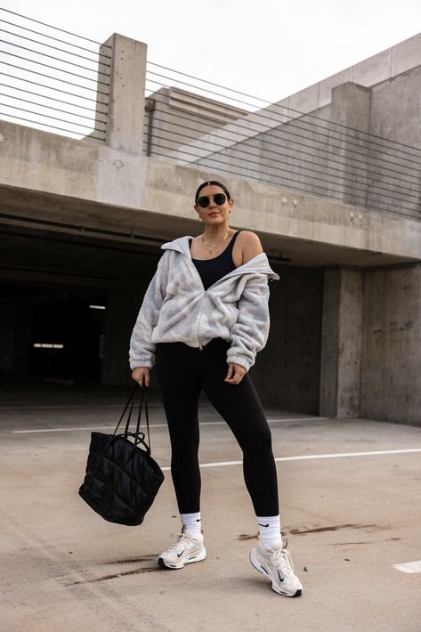 Leggings And Sports Bra Outfit With Jacket, Black Leggings Styling, Leggings Long Socks Outfit, Tall Nike Socks Outfit, Alt Athleisure, Sport Socks Outfit, Long Socks Outfit Summer, Long Sock Outfits, Long Socks Outfit Sneakers