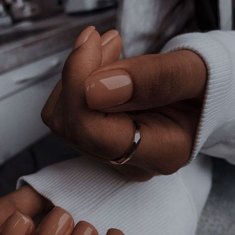 Classy and Chic: Beautiful Nude Nail Ideas for Dark Skin Short Acrylic Nails For Black Skin, Natural Mani Pedi Combos, Solid Powder Nails, Gel Builder Nails Natural, Neutral Nails On Black Women, Feminine Nails Classy Chic, Brown Nails On Black Women, Neutral Nails Black Women, Natural Nails Black Women