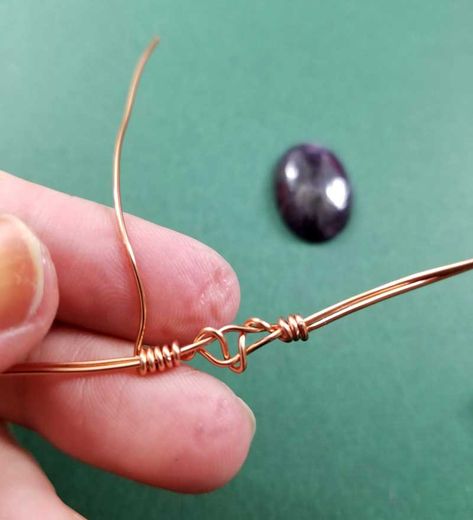 Wire Wrap Stone - How to Wire Wrap Stones Without Holes Polishing Rocks, Wire Wrap Stones, Wrapping Stones, Raw Jewelry, Crystal Jewelry Diy, Wrapped Stones, Wire Projects, Wire Wrap Cabochon, Wire Jewelry Rings