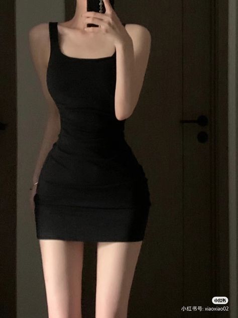 Body Fit Dress Outfit Korean, Round Hips Ulzzang, Slim Hour Glass Body Shape Aesthetic, Aesthetic Mini Dress, Hourglass Body Shape Outfits, Hourglass Figure Outfits, Hourglass Outfits, Hourglass Body Shape, T Shirt Skirt