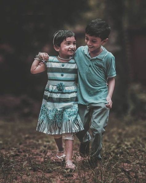 Brother Sister Photography, Brother Sister Pictures, Brother Sister Photos, Sister Wallpaper, Brother Pictures, Friendship Day Special, Brother Photos, Sisters Images, Ab De Villiers Photo