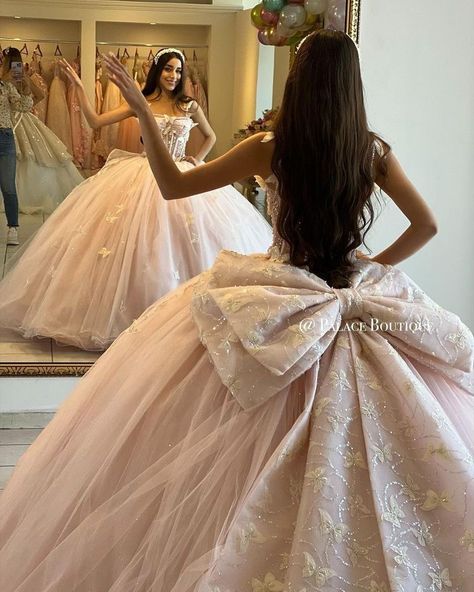 Sweet 15 Surprise Dance Outfits, Butterfly 15 Dresses, 15 Niera Dresses, Princess Pink Quinceanera Dresses, Quinceanera Dresses For Brown Skin, Quince Dresses For Brown Skin, Quince Dress With Gloves, Quince Dresses Corset Top, Light Pink Dress Quinceanera